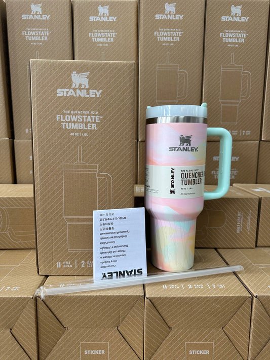 Stanley Quencher H2.0 Tumbler - Tie dye powder